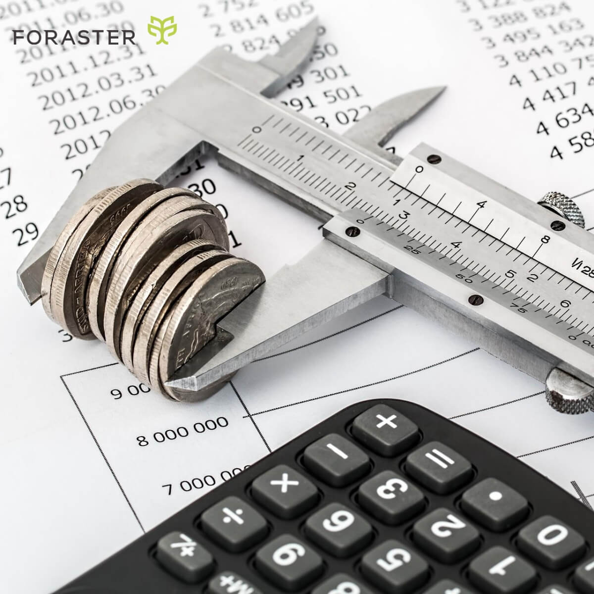 Renegociar uma d&iacute;vida &eacute; uma decis&atilde;o que exige cautela e seguran&ccedil;a. Existem momentos mais favor&aacute;veis ao in&iacute;cio do processo de renegocia&ccedil;&atilde;o do que outros e achar o timing certo para as primeiras tratativas &nbsp;&eacute; muito importante.

No entanto, mais do que come&ccedil;ar a renegociar no tempo certo, o devedor precisa estar preparado para o desenrolar do processo, que normalmente passar por v&aacute;rias etapas e tem dura&ccedil;&atilde;o bastante longa &ndash; nem sempre com vit&oacute;rias.

Quem se aventura em uma renegocia&ccedil;&atilde;o de qualquer forma, sem aux&iacute;lio de profissionais jur&iacute;dicos, normalmente &eacute; derrotado no meio dela.

Problemas na renegocia&ccedil;&atilde;o de d&iacute;vida

Podemos elencar alguns problemas que comumente acontecem em renegocia&ccedil;&otilde;es:

Troca de garantias

As garantias de uma d&iacute;vida (hipoteca, penhor, aval, etc) possuem uma certa escala do que &eacute; melhor ou pior para o credor, ou seja, do que se considera mais f&aacute;cil ou mais dif&iacute;cil para o recebimento da d&iacute;vida. O devedor ter&aacute; que saber analisar se &eacute; melhor trocar a garantia ou enfrentar a d&iacute;vida da forma como est&aacute;.

Por exemplo, um produtor que tenha um financiamento com uma c&eacute;dula rural pignorat&iacute;cia e, na renegocia&ccedil;&atilde;o, o Banco esteja exigindo a troca da garantia para uma aliena&ccedil;&atilde;o fiduci&aacute;ria do im&oacute;vel ou inclus&atilde;o de aval de vizinhos, amigos, parentes, essa inclus&atilde;o de garantia poder&aacute; ser muito pior no futuro.

Confiss&atilde;o de valores

Por vezes o credor vai exigir que o devedor fa&ccedil;a uma confiss&atilde;o de d&iacute;vida, onde ali dentro ele embutir&aacute; n&atilde;o s&oacute; os valores devidos, mas tamb&eacute;m juros e encargos ilegais. N&atilde;o &eacute; porque o produtor est&aacute; em d&iacute;vida que ele deve aceitar qualquer n&uacute;mero que o credor estipule.

N&atilde;o raro nos deparamos com confiss&otilde;es de d&iacute;vida cuja origem s&atilde;o valores bem maiores do que o realmente devido.

Juros ilegais

Pelas leis brasileiras, somente podem cobrar juros acima de 1% ao m&ecirc;s (12% ao ano) as institui&ccedil;&otilde;es financeiras. Qualquer outro credor, seja pessoa f&iacute;sica, cooperativa, revenda de insumo, trading etc, est&aacute; debaixo da limita&ccedil;&atilde;o imposta pela lei de usura.

Por isso, se sua cooperativa est&aacute; cobrando 1,3% ao m&ecirc;s, ou se a revenda est&aacute; aplicando 3% ao m&ecirc;s de desconto, fique atento.

Cuidados na renegocia&ccedil;&atilde;o de d&iacute;vida

Por fim, alguns cuidados que o devedor deve adotar em renegocia&ccedil;&otilde;es:

Estabilidade emocional

Ao pretender se aproximar do credor ou dele receber alguma proposta para reprogramar o calend&aacute;rio de pagamento da d&iacute;vida que est&aacute; vencida, seja aquela que j&aacute; se encontra em cobran&ccedil;a judicial, seja aquela que ainda n&atilde;o teve sua cobran&ccedil;a ajuizada, o primeiro ponto a ser considerado pelo devedor diz respeito a sua estabilidade emocional.

Um devedor abatido, desesperado para resolver o problema ou pressionado por fatores pessoais, familiares ou mesmo empresariais para fazer a composi&ccedil;&atilde;o, normalmente age contra seu pr&oacute;prio interesse. Antes de querer renegociar o endividamento, o devedor precisa recompor-se em suas for&ccedil;as emocionais, para tomar a decis&atilde;o da forma mais sensata poss&iacute;vel, inclusive para ter for&ccedil;as para resistir a determinadas exig&ecirc;ncias do credor.

Capacidade de pagamento

O segundo ponto a se considerar para alcan&ccedil;ar uma boa renegocia&ccedil;&atilde;o &eacute; o devedor estar bem ciente de sua capacidade de pagamento, ou seja, se a atividade que desenvolve, e que ser&aacute; respons&aacute;vel por gerar receita para cumprir o cronograma de pagamento que ser&aacute; fixado pela renegocia&ccedil;&atilde;o, &eacute; capaz de suportar o novo compromisso. Sem uma certeza nestes termos, o melhor &eacute; n&atilde;o renegociar.

Assessoria jur&iacute;dica de qualidade

O terceiro ponto &eacute; que o devedor deve estar assessorado por um bom advogado, pois, ao renegociar a d&iacute;vida, um novo documento ser&aacute; apresentado pelo credor para ser assinado. E como o documento da renegocia&ccedil;&atilde;o, juridicamente falando, ser&aacute; sempre pior para o devedor do que os documentos que deram origem &agrave; d&iacute;vida em negocia&ccedil;&atilde;o, o advogado deve analisar e alert&aacute;-lo sobre as implica&ccedil;&otilde;es jur&iacute;dicas que vir&atilde;o a partir de ent&atilde;o.

Muitos devedores desconhecem que, ao assinar um documento de renegocia&ccedil;&atilde;o, est&atilde;o assumindo novas responsabilidades e grandes riscos, pois cl&aacute;usulas de vencimento antecipado da d&iacute;vida, de confiss&atilde;o da d&iacute;vida em n&uacute;meros elevados, dentre outras, sempre aparecem, s&atilde;o problem&aacute;ticas e podem comprometer seriamente seu patrim&ocirc;nio no futuro.

Conclus&atilde;o

A hist&oacute;ria j&aacute; demonstrou que devedores que renegociaram suas d&iacute;vidas sem um m&iacute;nimo de cuidado e assessoria id&ocirc;nea pioraram o que j&aacute; estava ruim. Deste modo, querendo sair da d&iacute;vida ao inv&eacute;s de somente mud&aacute;-la de lugar, sendo a renegocia&ccedil;&atilde;o da d&iacute;vida uma decis&atilde;o muita s&eacute;ria, o melhor &eacute; buscar orienta&ccedil;&atilde;o oportuna e de qualidade, principalmente de advogados que atuem na &aacute;rea e que tenham conhecimento pr&aacute;tico das quest&otilde;es.

Por Lutero de Paiva Pereira e Tobias Marini de Salles Luz

Original de Direito Rural

Jur&iacute;dico, Gest&atilde;o, Inova&ccedil;&atilde;o e Tecnologia s&atilde;o os quatro pilares de consultoria no Agroneg&oacute;cio da Foraster Agrointelig&ecirc;ncia.

Contato@foraster.com.br

Foraster.com.br